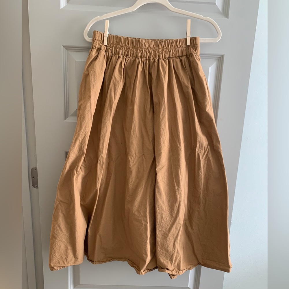 Universal thread CO. Beige skirt (pockets) S
$15.00